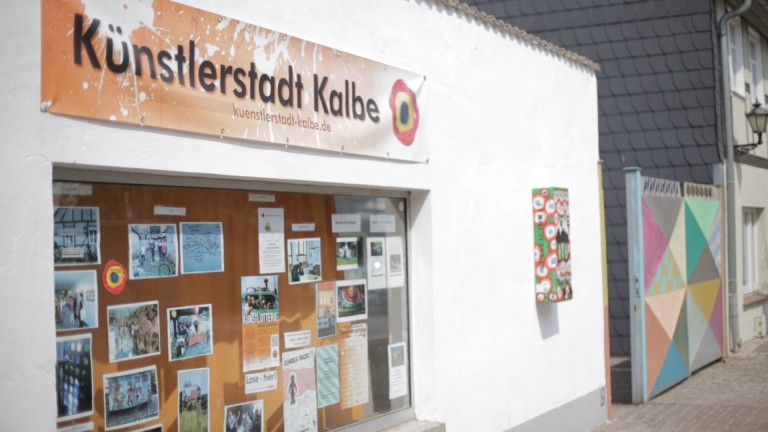 Wiederbelebt mit Farbe und Pinsel: Die "Künstlerstadt Kalbe"