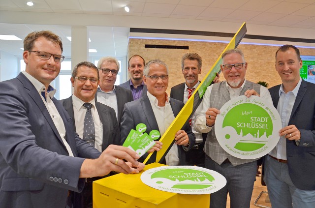 Parkkarte und Schlüsselanhänger für sorgenfreies Parken.