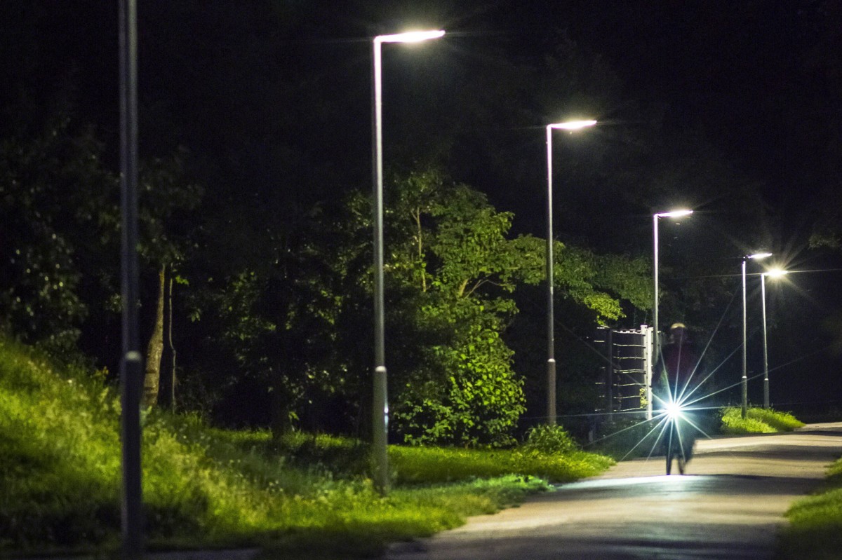 Intelligente Straßenbeleuchtung „bewegtes Licht“ 