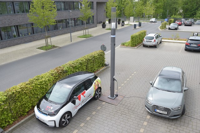 Smart Pole installation including 22kW charging point in Velbert