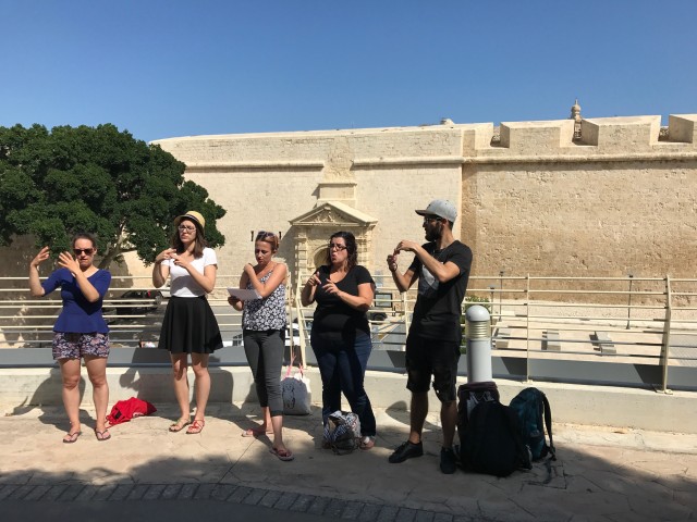 parallele Dolmetschung in 4 nationale Gebärdensprachen